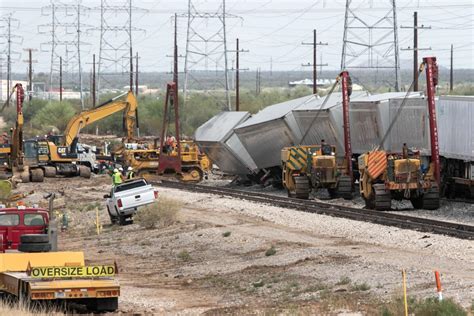 Photos Union Pacific Train Derailed North Of Tucson