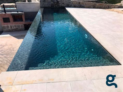 Piscina Infinity Mboí Construcción Reforma Y Mantenimiento De