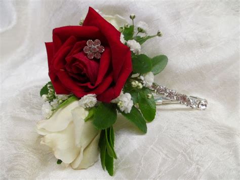 Wrist Corsage White Majolika Red Spray Roses Gyp Flower Gem