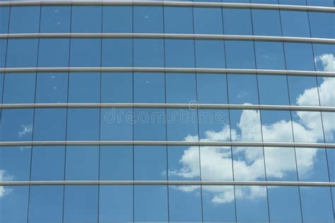 Mur En Verre Futuriste D Un Immeuble De Bureaux Image Stock Image Du