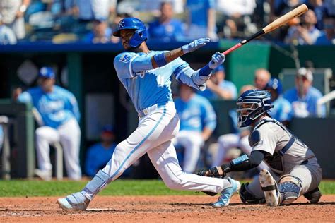 MLB Roundup Yankees Stunned By A Late Rally From The Royals