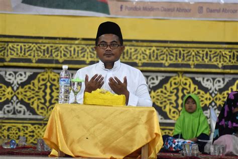 Buka Puasa Bersama Santri Akhir Kmi Dewan Guru Dan Seluruh Santri