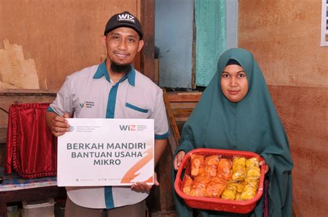 Berkah Zakat Berdayakan Guru Honorer Kembangkan Usaha Kripik Di Parigi