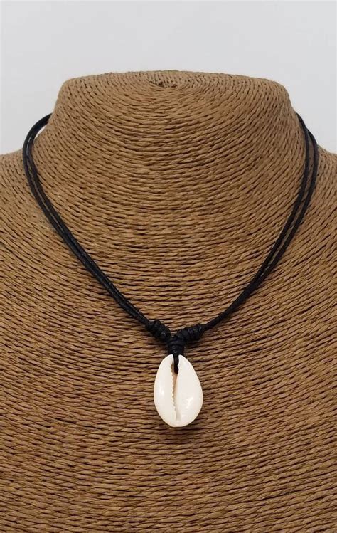 Hawaiian Shell Necklace Natural Seashell Necklace Sea Etsy Cowrie