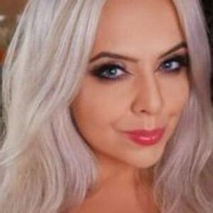 Trinki ASMR - Age, Family, Bio | Famous Birthdays