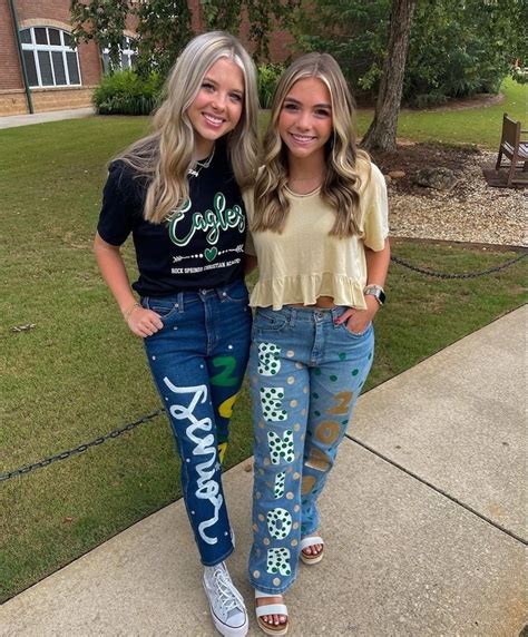 15 Cutest Senior Jeans Ideas We Re Obsessing Over Right Now Artofit