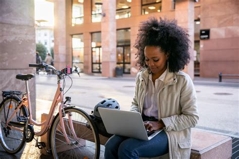 Pedalea Hacia Un Día Mejor Ventajas De Ir En Bicicleta Al Trabajo