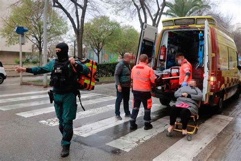 Hospitalizan a una mujer durante uno de los registros en la operación