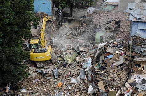 Eksekusi Lahan Untuk Rumah Deret Di Bandung Antara Foto