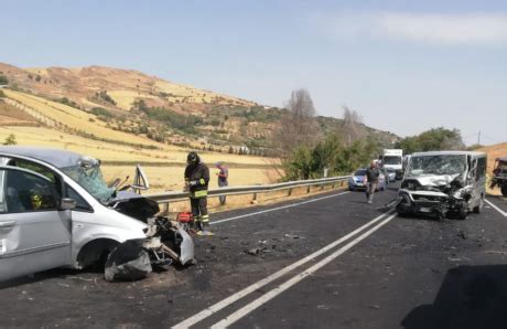 Un mort și doi răniți într un grav accident pe DN2 Circulația rutieră