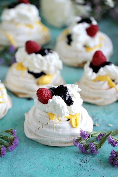 Mini Berry Pavlovas With Whipped Mascarpone And Lemon Curd 57 Off