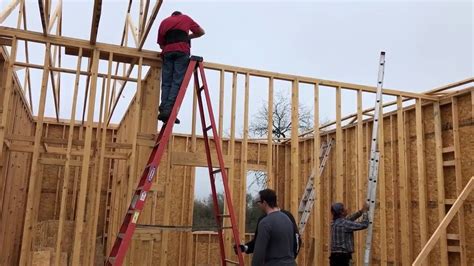 Lifting 44 Foot Roof Trusses Without A Crane Youtube