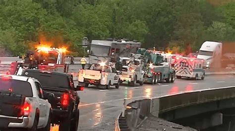 Multiple Vehicle Crash On I 77 Kills One Multiple People Injured