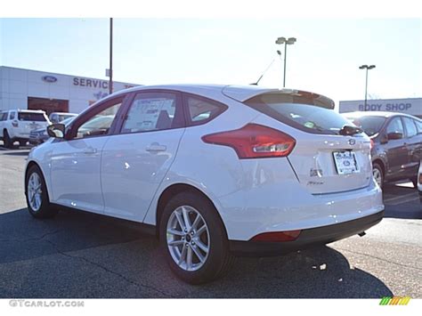 2017 Oxford White Ford Focus SE Hatch 117727351 Photo 17 GTCarLot