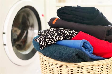 How to stop fade when washing black clothes | Cleanipedia