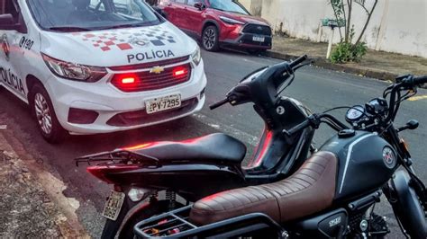 Jovens São Detidos Pela Pm Com Motos Furtadas