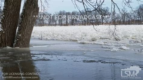 Wilmington Il Ice Jam On The Kankakee River Youtube