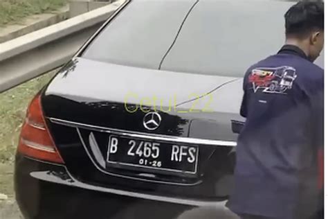 Terjadi Lagi Pengemudi Mobil Pelat Nomor Rfs Konflik Hingga Keluarkan