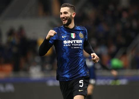 When A Roberto Gagliardini Brace Helped Inter Milan Demolish Genoa