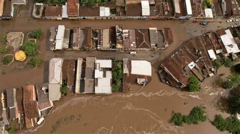 Brasil Las Inundaciones En El Estado De Bahía Dejan Decenas De Muertos