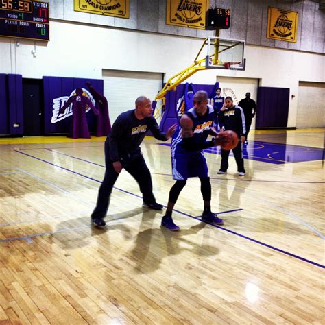 Los Angeles Lakers On Twitter Kobe Working 1 On 1 Against Assistant