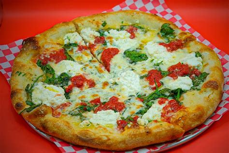 Slice And Pie Bianca Available In 20 And 12 Inch Sizes As Well As