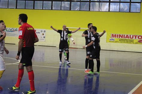 Calcio A 5 Il Futsal Polistena Vince Per 3 5 Il Derby Contro Il