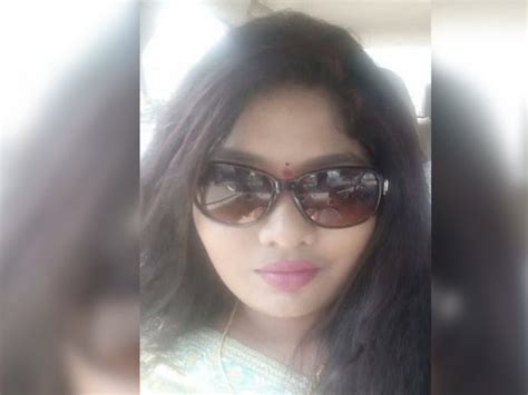 Sunita Boya Sits Naked In Front Of Geeta Arts Telugu Cinema