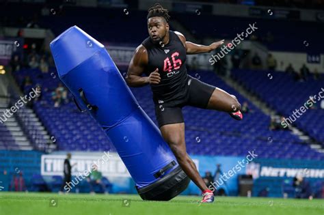 Florida Defensive Lineman Jabari Zuniga Runs Editorial Stock Photo