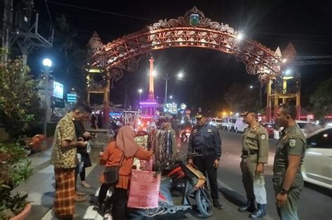 Dilarang Jualan Di Jalan Kartini Dan Jalan Pemuda Jepara Bandel