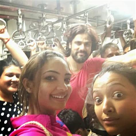 When Chandra Nandini Actress Shweta Basu Prasad Travelled By The Local