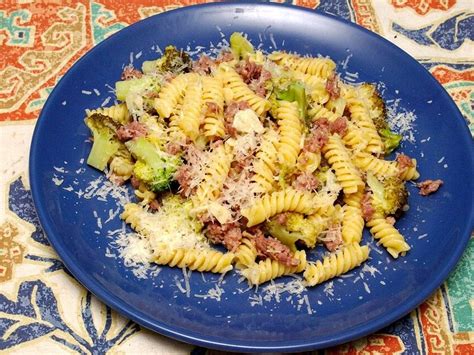 Pasta mit Brokkoli und Salsiccia in Zitronen Weißweinsoße von Tatunca