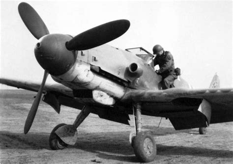 Messerschmitt Bf 109k 4 With Outer Wheel Covers Rare Photo