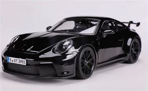 118 Maisto Porsche 911 Gt3 992 Generation Black Diecast Car Model