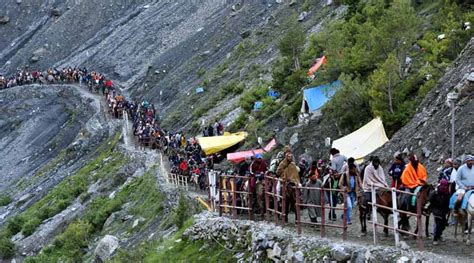 Th Batch Of Pilgrims Leaves For Amarnath Cave Shrine India