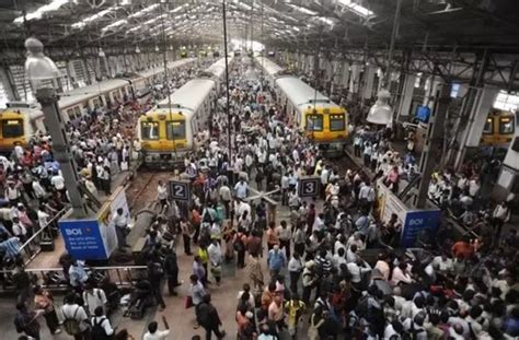 Ever Crowded Railway Stations Mumbai Mumbai City Railway Station