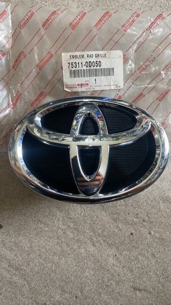 Jual Emblem Logo Toyota Depan Yaris New Vios Original 75311 0D050 Di