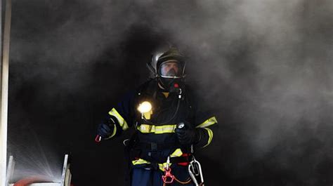 Cuatro Afectados Por Inhalaci N De Humo Tras El Incendio De Una