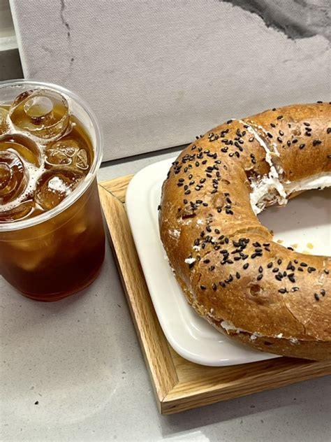 연남동 빵집 홍대 맛집 만동제과 마늘 바게트 바질토마토 어니언 베이글 네이버 블로그