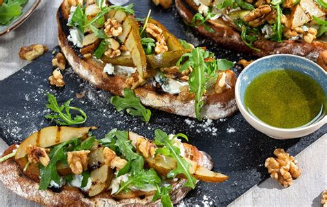 Grilled Pear Blue Cheese And Walnut Toasts Healthy Food Guide