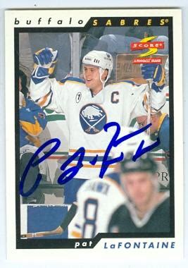 Pat LaFontaine autographed hockey card (Buffalo Sabres SC) 1996 Score #139