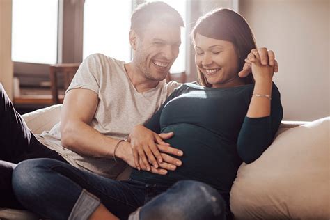 Cuándo siente el primer movimiento fetal y cómo controlarlo