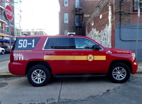 Philadelphia Pa Fire Dept Safety Officer 1 2016 Chevro Flickr