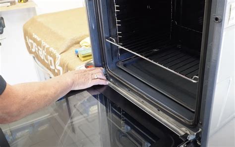 How To Clean Glass Oven Door Or Replace Oven Hinges Hotpoint Ariston And Whirlpool Ovens How