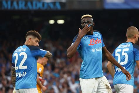 Le Napoli Termine Par Une Victoire Contre La Sampdoria Serie A J