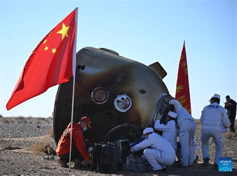 Todos Los Astronautas De Shenzhou Salen De C Psula De Retorno