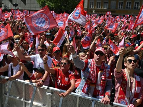 Pyro Vergehen Geldstrafen Für Bayern Und Freiburg