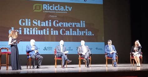 Al Teatro Cilea Di Reggio Calabria Gli Stati Generali Dei Rifiuti In