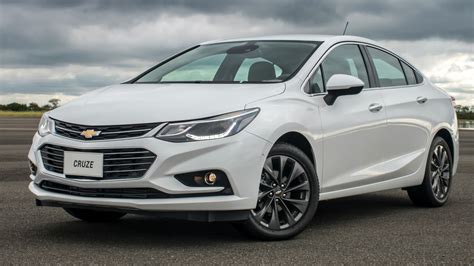 ENCUESTA CHEVROLET CRUZE ELEGIDO COMO EL SEDÁN A COMPRAR EN EL