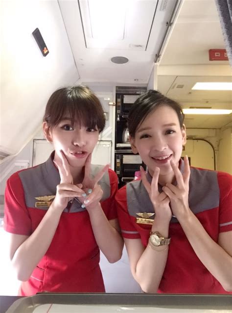 Taiwan Far Eastern Air Transport cabin crew old uniform ファーイースタン航空